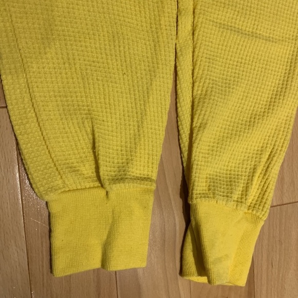 ✏️🆓 w $30+ purch 1 Yellow & 1 White Ribbed thermal underwear - size M - Picture 10 of 16